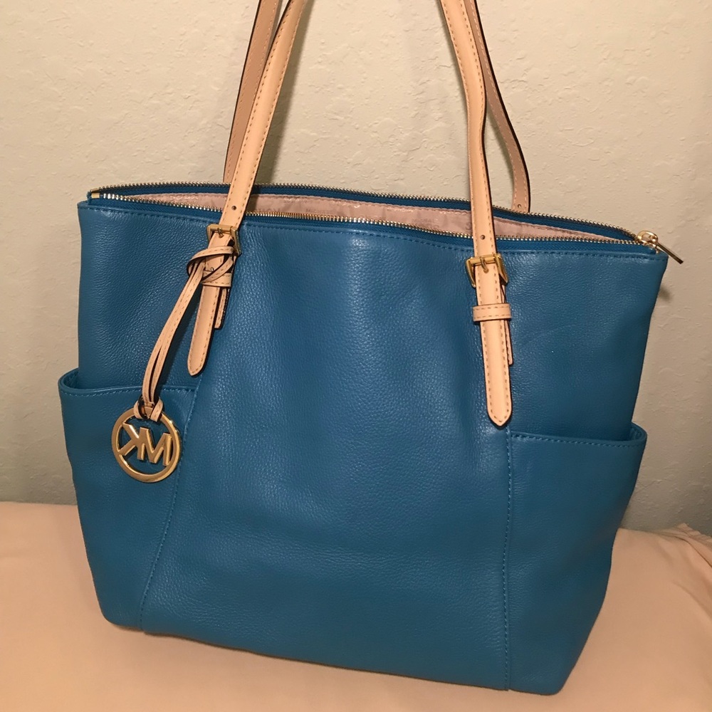 Michael Khors Purse